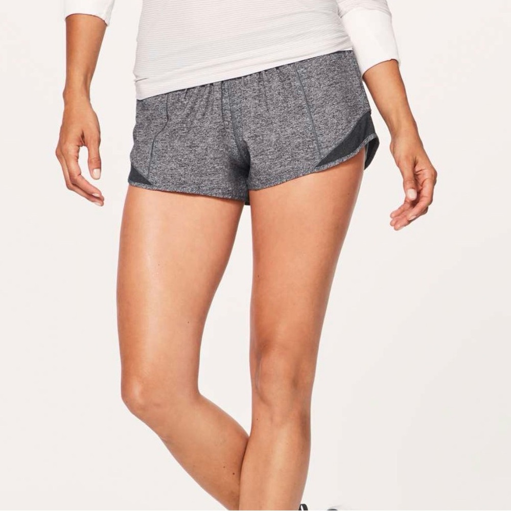 lululemon Hotty Hot Short II *2.5"